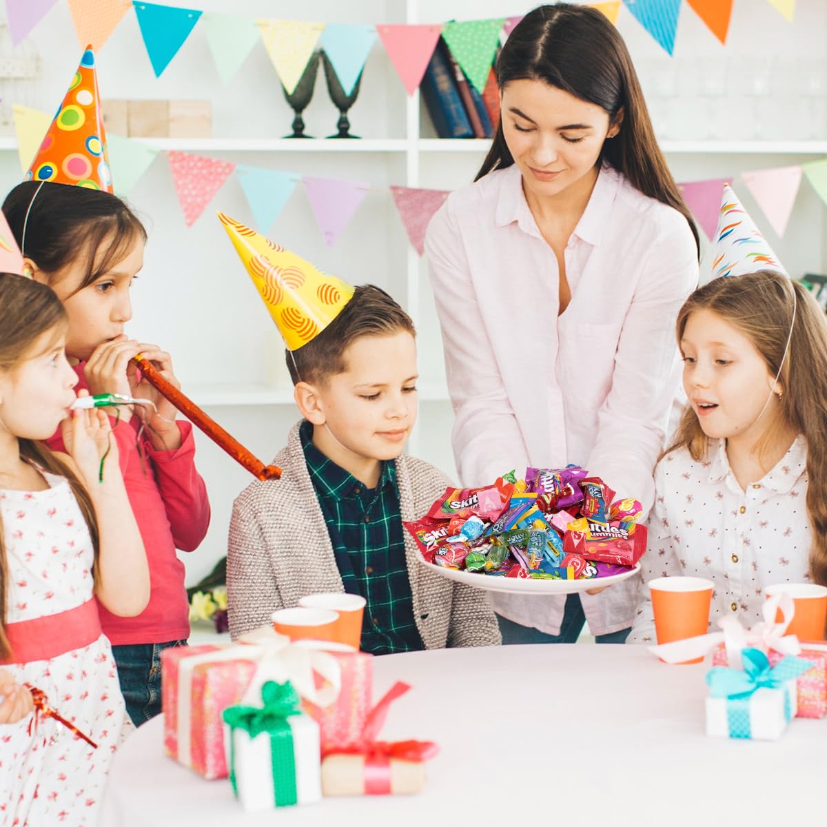 Candy Variety Pack, 2lb Bag of Candy Individually Wrapped, The Ultimate Candies Variety Pack for All Occasions, Assortment Candies Perfect for Parties and More