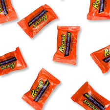 Reese’s Chocolate Lava Cups, 2 lb Bulk Pack, Individually Wrapped Peanut Butter Cups for Sharing, Parties, Office & Classroom Treats